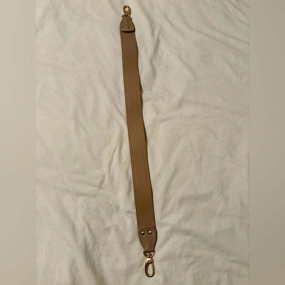 New unused Italian leather shoulder strap 13” drop Quince taupe
